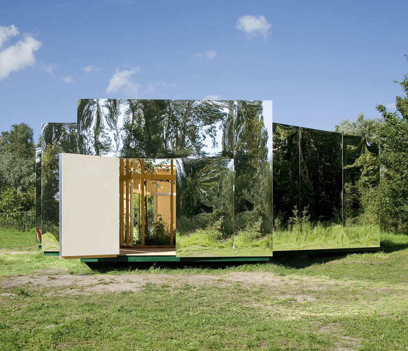 Illustration for article titled These incredible, reflective buildings look almost invisible